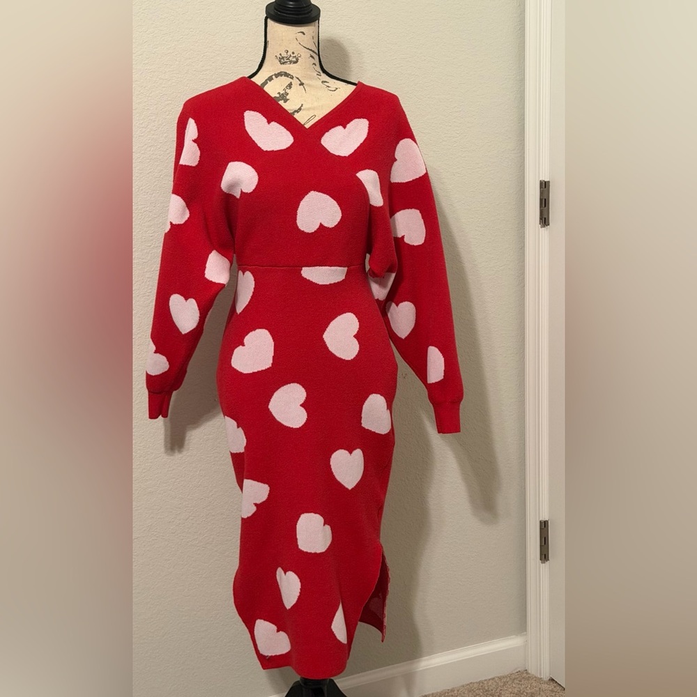 Red Heart Print V-Neck Midi Dress